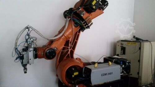 Робот для сварки шпилек KUKA KR 180