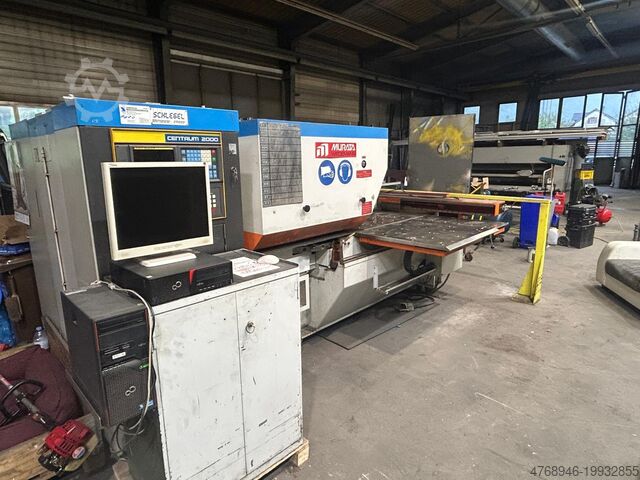 Пробивной пресс с инструментом Murata C2000 P4360820