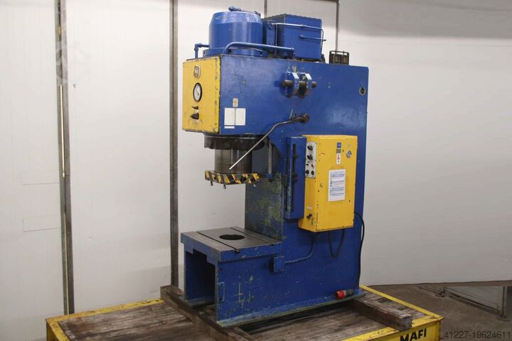 Гидравлический пресс 160 тонн WMW PYE160S