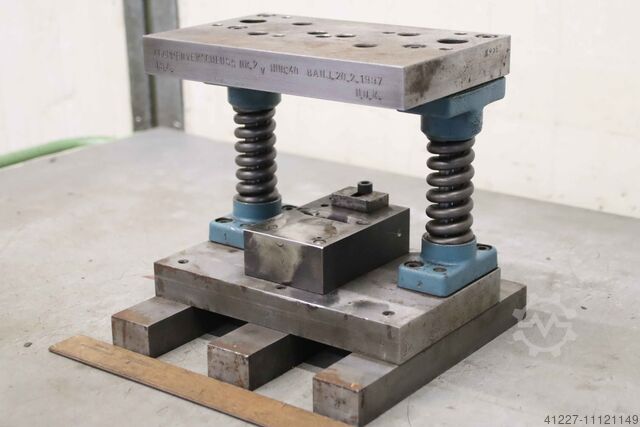 2 колонны вырубной инструмент unbekannt 245/240/H240 mm