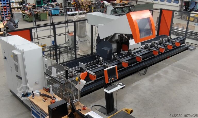 Универсальный 5-осевой центр обработки профиля Elumatec SBZ 150