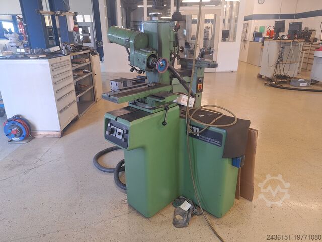 Универсальный обрабатывающий центр Michael Deckel SF11