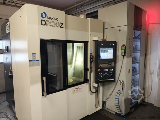Вертикальный обрабатывающий центр Makino D200z