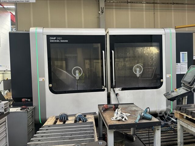 Обрабатывающий центр - вертикальный DECKEL MAHO DMF 260