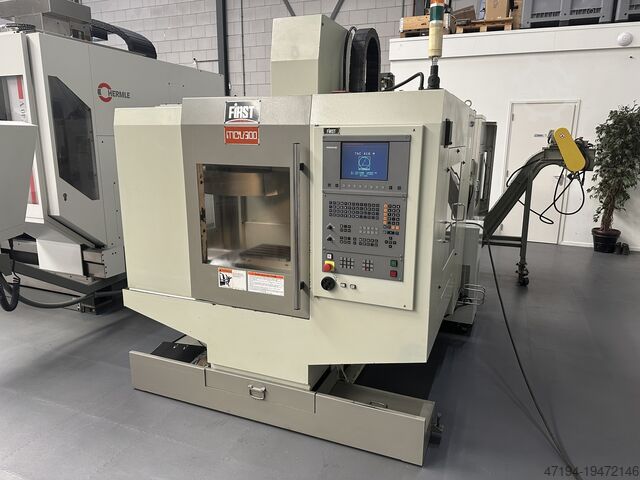 вертикальный обрабатывающий центр First MCV 300