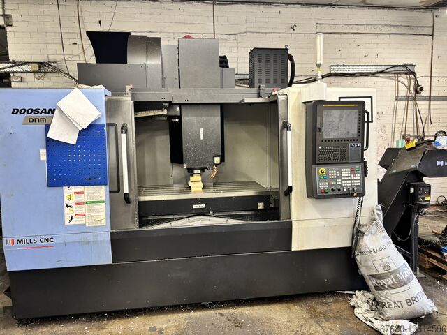 Вертикальный обрабатывающий центр Doosan DNM 6700