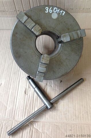 Трехчелюстной Чак RÖHM 