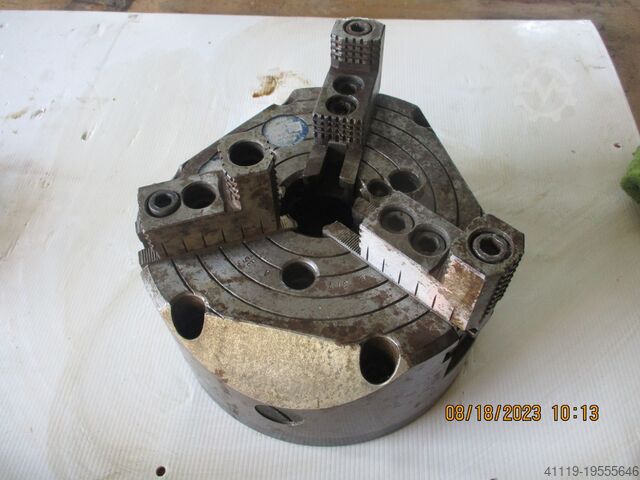 Мощный трехкулачковый патрон  