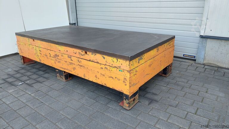 Плита для правки и сварки с основанием VEB-DESSAU 3000 x 1500 x 185