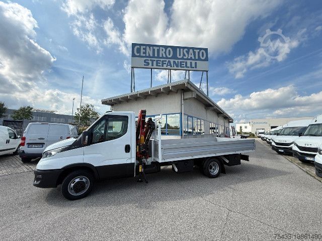 Кастомизированный фургон IVECO DAILY 35C14 CASSONE CON GRU