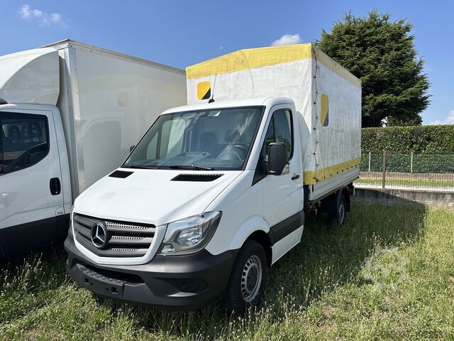 тентованный фургон Mercedes-Benz 211