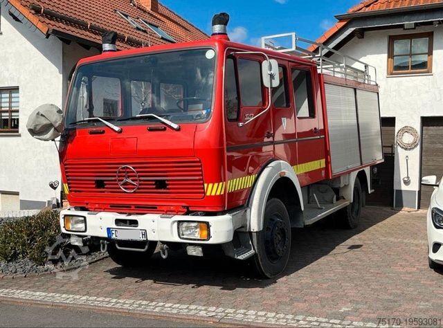 Фургон MERCEDES-BENZ Mercedes Benz 1017 AF ehem. Feuerwehrauto