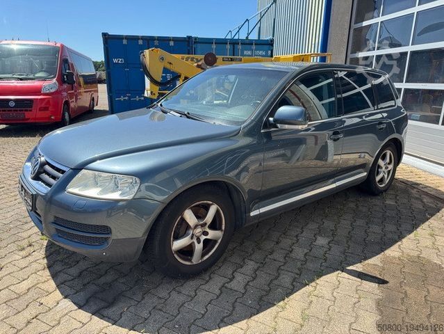 Пикап VOLKSWAGEN Touareg 3.2 V6/  GETRIEBESCHADEN   /Motor läuft!