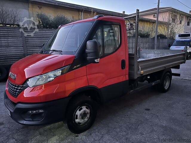 трехсторонний самосвальный фургон IVECO Daily 35