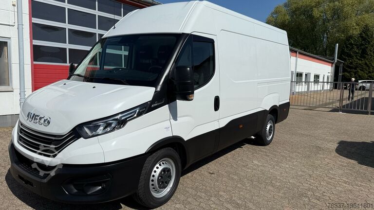 Панельный фургон длинный Iveco Daily 35S14 Transporter Kastenwagen L3H2