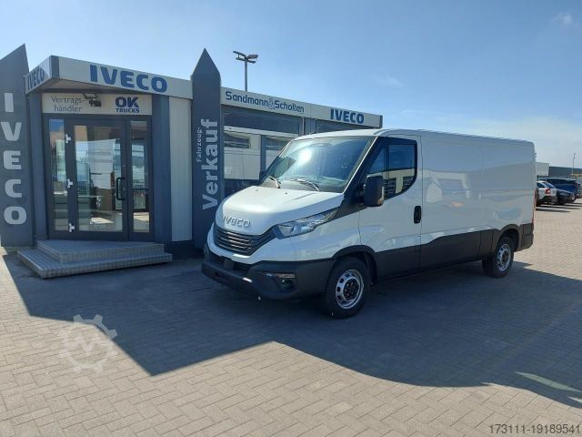 Фургон с высокой крышей IVECO Daily 35S14V / H1 Flachdach / AHK / Kamera