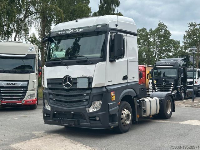 Грузовик для опасных материалов MERCEDES-BENZ Actros 1843 ADR FL/AT PTO Retarder NAVI