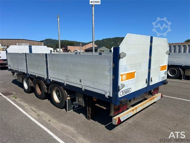Платформенный трейлер Tyllis 3 axle Flatbed trailer w/ foldable side doors