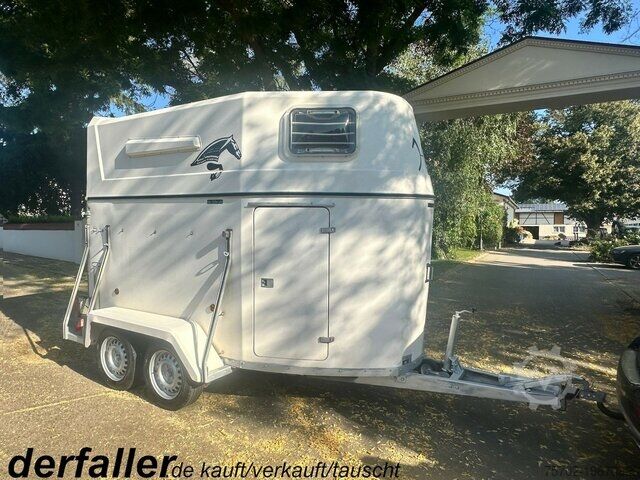 Прицеп для перевозки скота Sluis 2-Pferdeanhänger