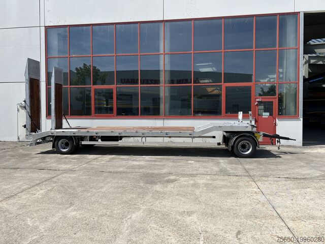 Низкорамный прицеп Möslein T 2 Schwebheim  Neuer 2 Achs Tieflader- Anhänger, Verbreiterung