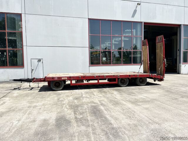 Низкорамный прицеп  t3  3 Achs Tiefladeranhänger mit gerader Ladefläche