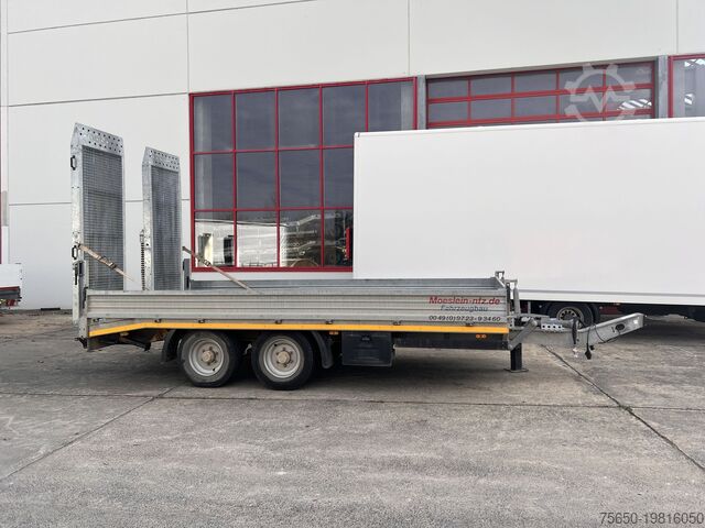 Низкорамный прицеп Möslein TTS 11 Schwebheim  Tandemtieflader, Breite Rampen, Wenig Benutzt