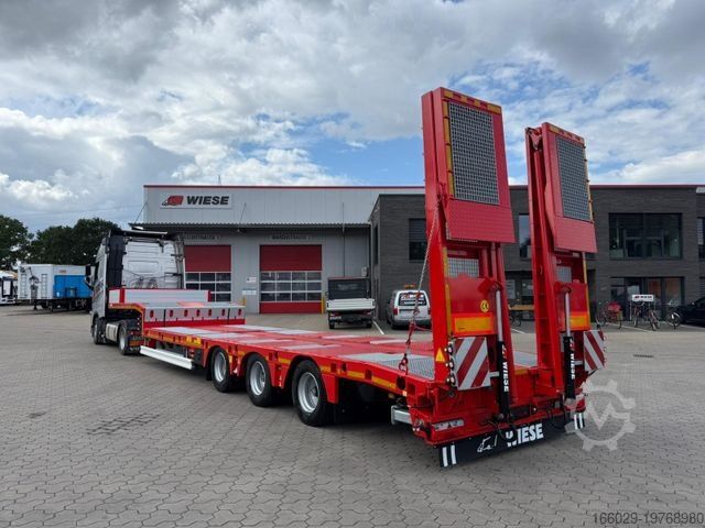 Низкорамный полуприцеп KÄSSBOHRER Tieflader mit hydr. Schwanenhals