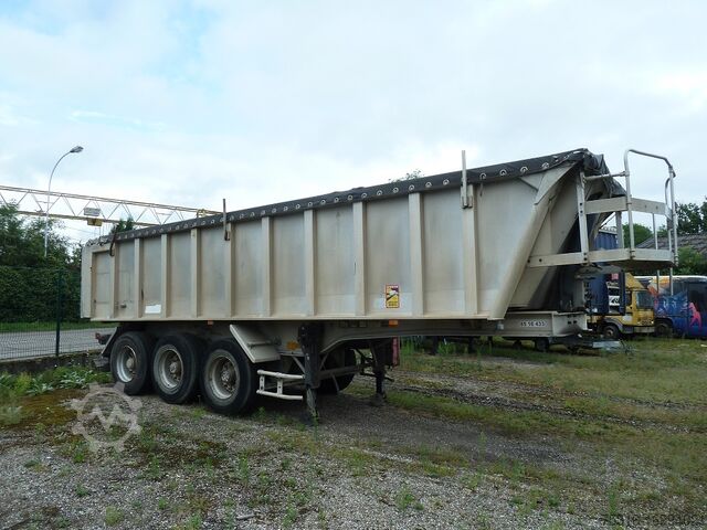 открытый полуприцеп с тентом Benalu 