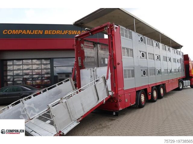 Перевозка крупного рогатого скота Berdex OS 12.27 Pig transport - 3 levels - steering axle