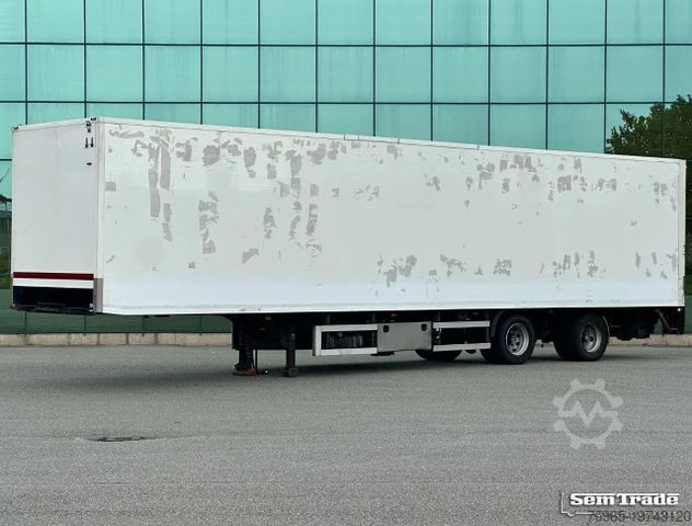 Фургон-полуприцеп  LAMBOO T03 ISOLATED BOX + HEATER STEERING AXLE L