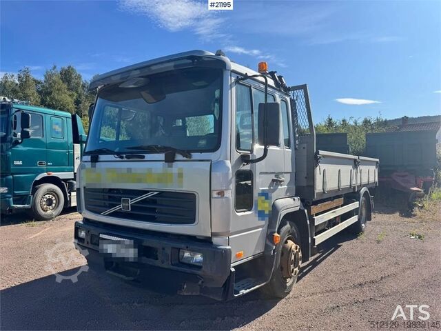 Платформенный трейлер Volvo FL250 Truck.