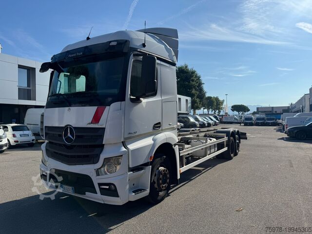 грузовик с фиксированной платформой Mercedes Actgros 2542