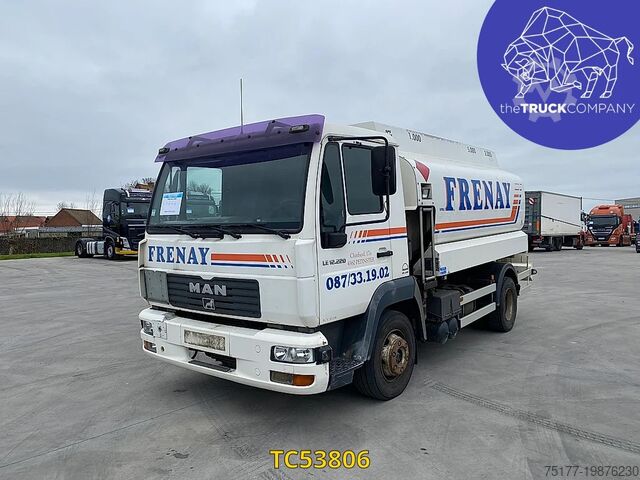 Танкер MAN L 2000 12.220