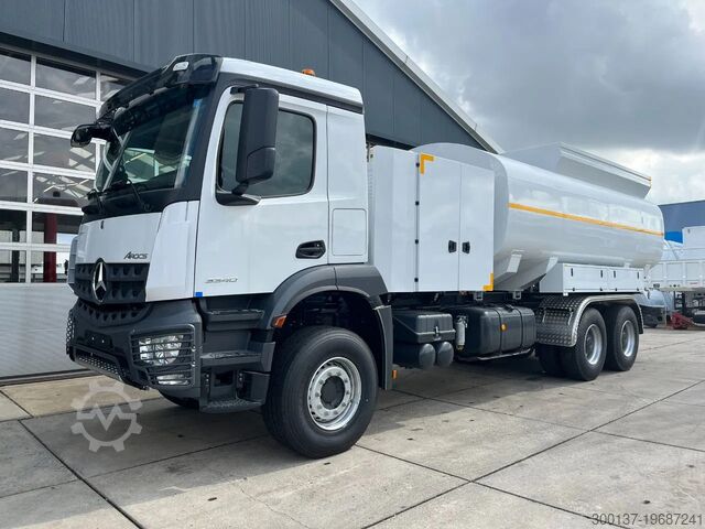 Танкер Mercedes-Benz Arocs 3340 6x4 Water Tank Truck