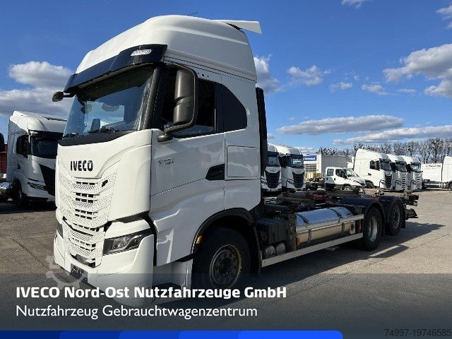 Автомобиль с заменяемым кузовом IVECO AS260S46Y/FS CM 2LNG / Wartung + TÜV NEU