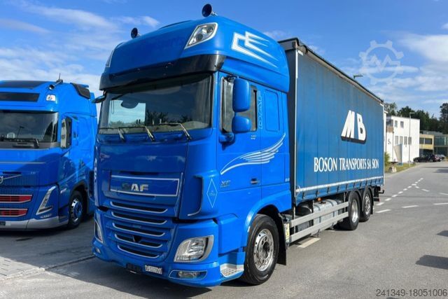 Бортовой грузовик с тентом DAF XF510 6x2