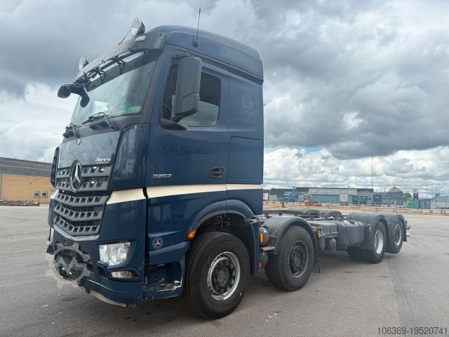 Шасси грузовика MERCEDES-BENZ Arocs 3253 8x26 Euro 6 Chassis / Fahrgestell