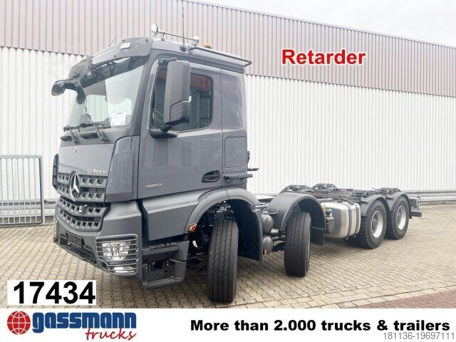 Шасси грузовика Mercedes-Benz Arocs 3251 L 8x4/4, mit Motorabtrieb C plus NA