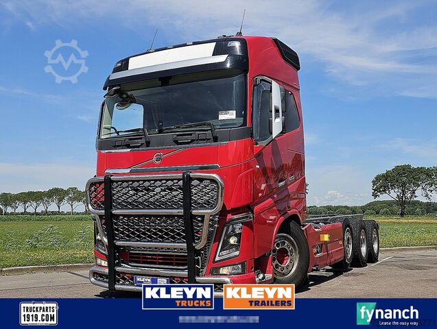 Шасси с кабиной VOLVO FH 650 8X4 RETARDER