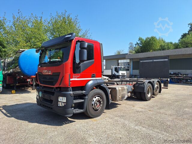 Шасси грузового автомобиля Iveco AD260S31 6x2 Fahrgestell 2014 