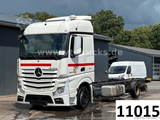 Шасси грузовика MERCEDES-BENZ Actros 2540 6x2 Fahrgestell