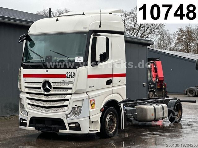 Шасси грузовика MERCEDES-BENZ Actros 1833 LNR 4x2