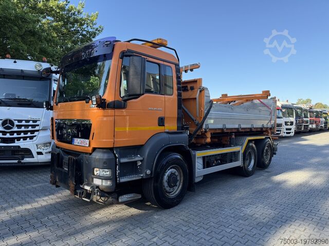 Шасси грузовика MAN TGS 28.400 6X4H-4 BL