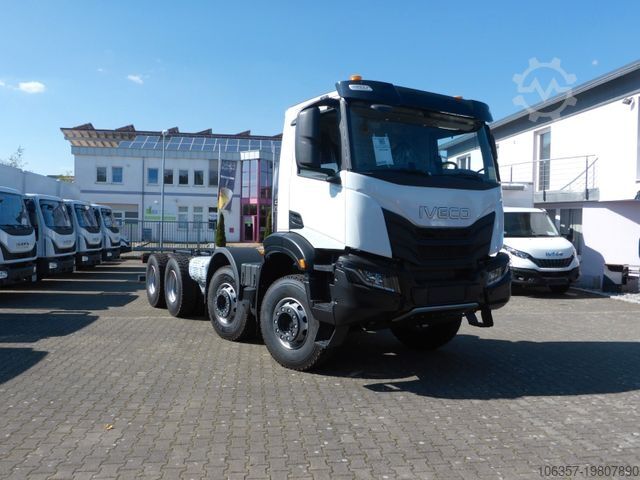 Шасси грузовика IVECO T-Way AD410T54 8X4 Radstand.4250mm 2-Stück MY 25