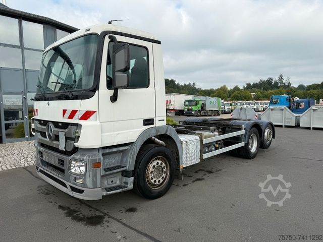 Шасси грузовика MERCEDES-BENZ Actros 2532 MP 3 Fahrgestell
