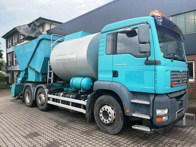 Грузовик с индивидуальным кузовом MAN 26.480 6x2 TGA Bitumen/Splittstreuer