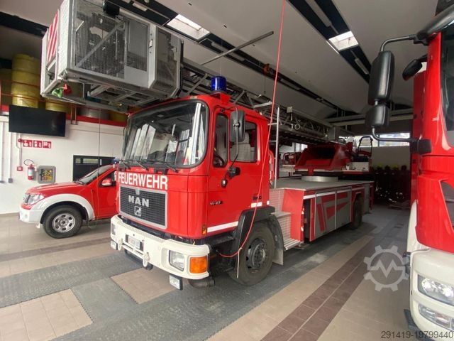 Автогидроподъёмник MAN 18.272 4x2 Hubsteiger Bj 1995