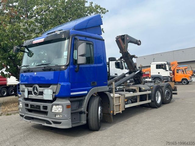 Крюковой мусоровоз MERCEDES-BENZ Actros 2541 L6x2 Abrollkipper Meiller Schub/Knic