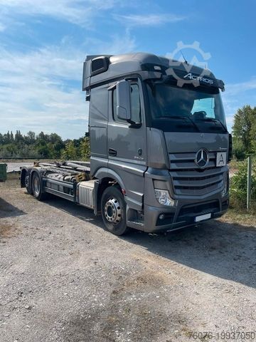 Крюковой мусоровоз MERCEDES-BENZ 2545L Meiller Klima Heizung Kühlschrank Kamera