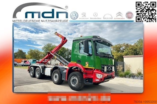 Крюковой мусоровоз MERCEDES-BENZ Arocs 4246 8x4 Abrollkipper Schub/Knickhaken AHK